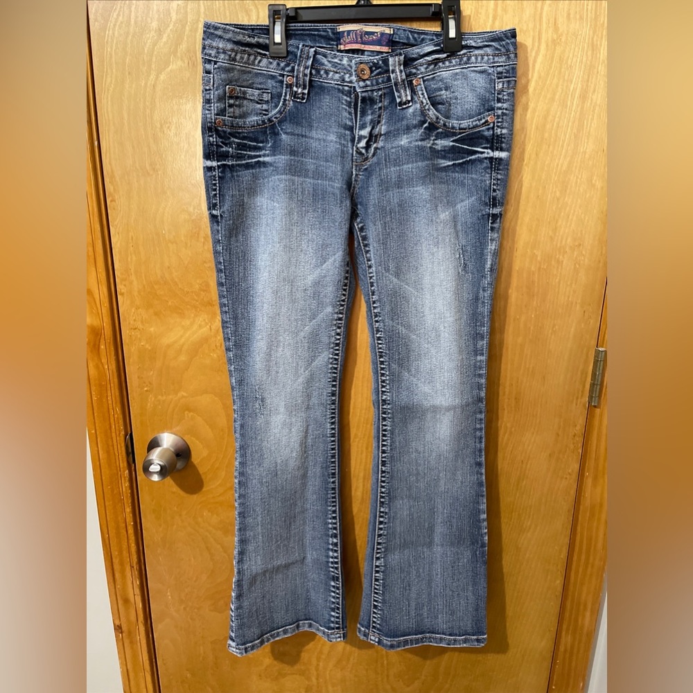 SOLD Wallflower Jeans Size 9 Low Rise Medium Wash Bootcut Flare